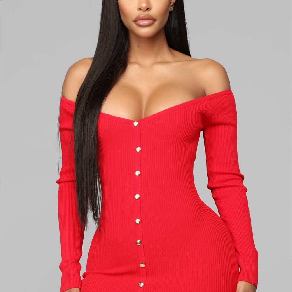 Fashion nova fitted  ribbed red dress size M with gold buttons